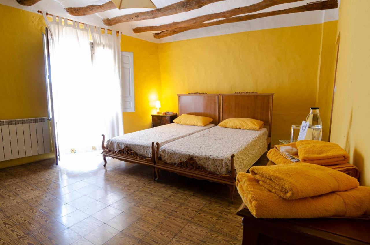 Turismo Rural La Ojinegra Alloza ภายนอก รูปภาพ